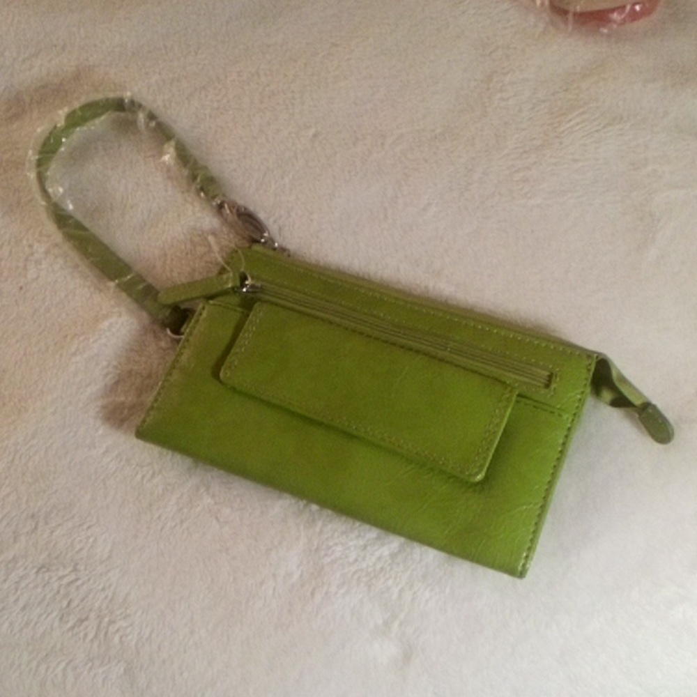 NEW DIRECTIONS GREEN WALLET! NEW!